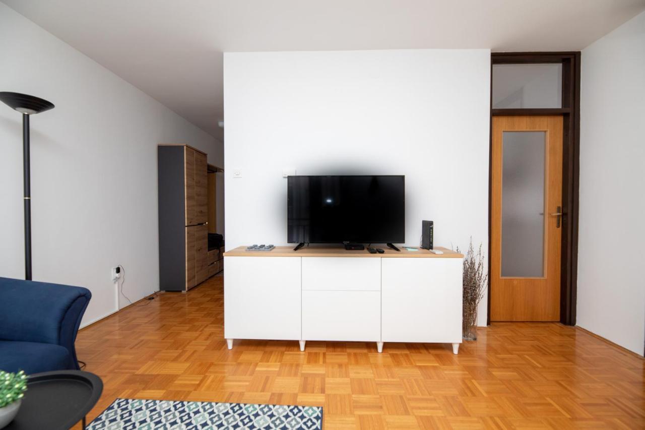 Iva Appartement Zagreb Buitenkant foto