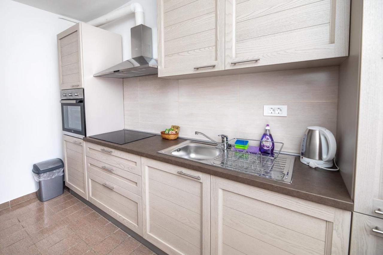 Iva Appartement Zagreb Buitenkant foto